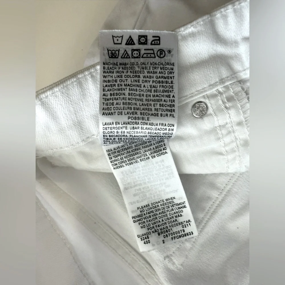 Levi's White Straight Leg Jeans - never worn - Picture 11 of 12